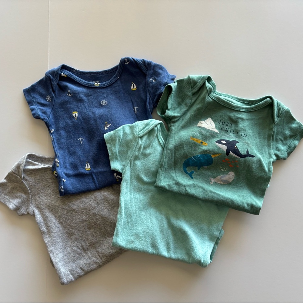 Carters baby bodysuit lot of 4 size 6 months